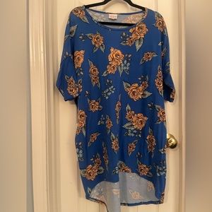 Lula Roe Irma top size Large